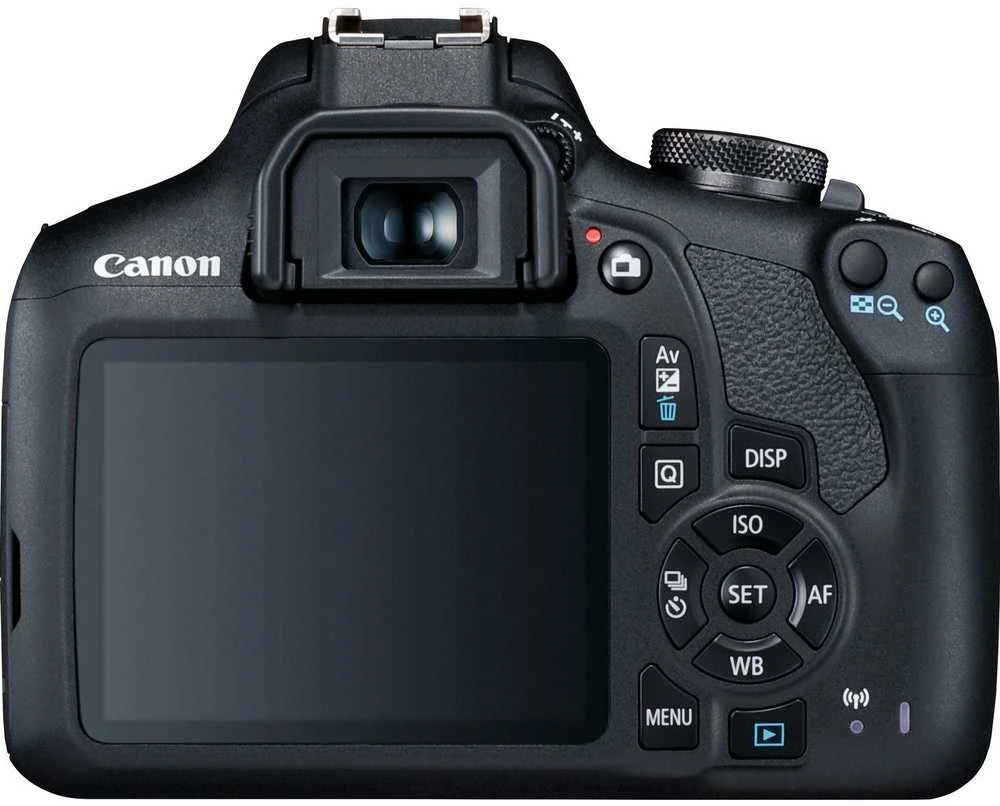 Canon EOS 2000D + EF-S 18-55mm III + EF 50mm f/1.8 STM