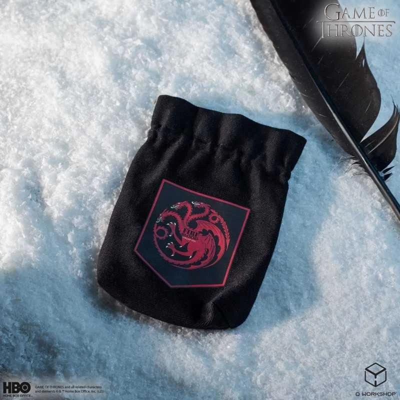Q Workshop Game of Thrones Targaryenų kauliukų maišelis – medvilninis, juodas su drakonu