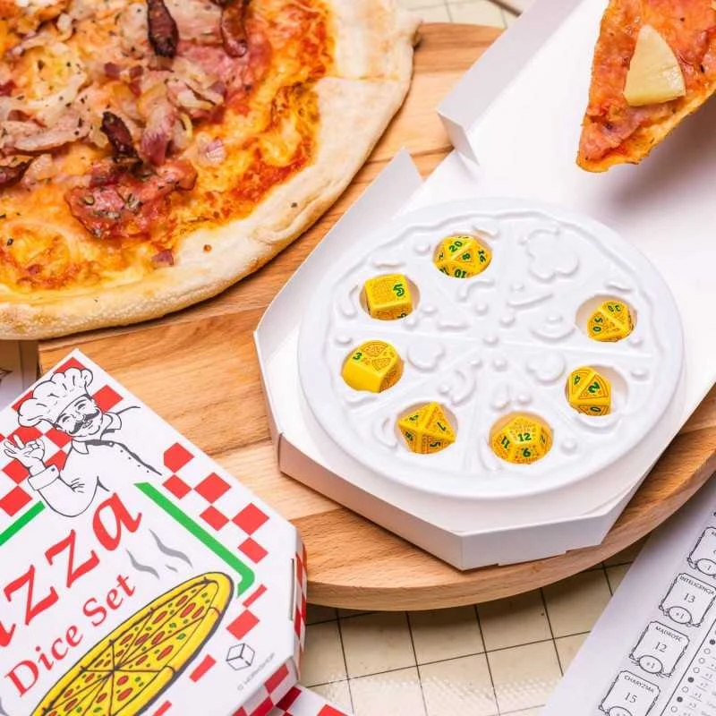 Žaidimų Kauliukų Rinkinys - Q WORKSHOP Pizza Margherita RPG 7 Kauliukai Plastikiniai Geltoni Žali Raudoni