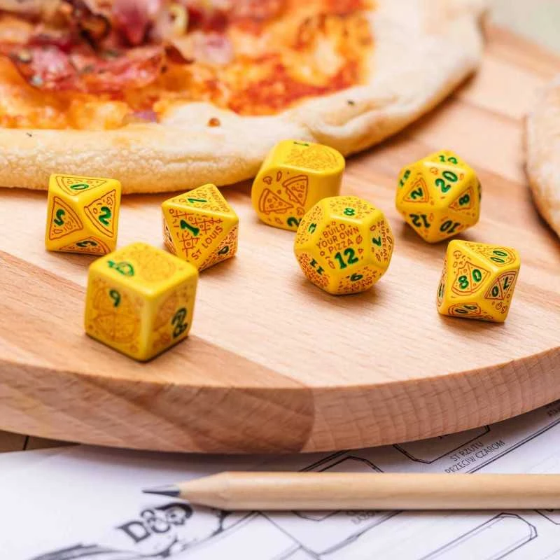 Žaidimų Kauliukų Rinkinys - Q WORKSHOP Pizza Margherita RPG 7 Kauliukai Plastikiniai Geltoni Žali Raudoni