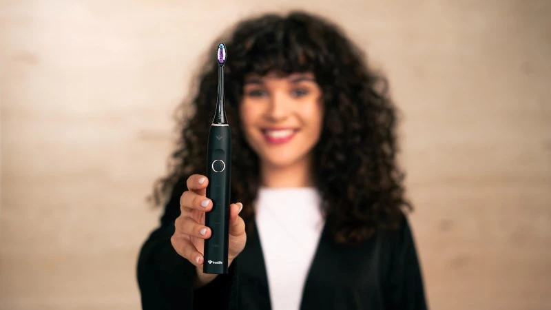 TrueLife SonicBrush Clean70 UV Sonic Dantų šepetėlis, Juodas