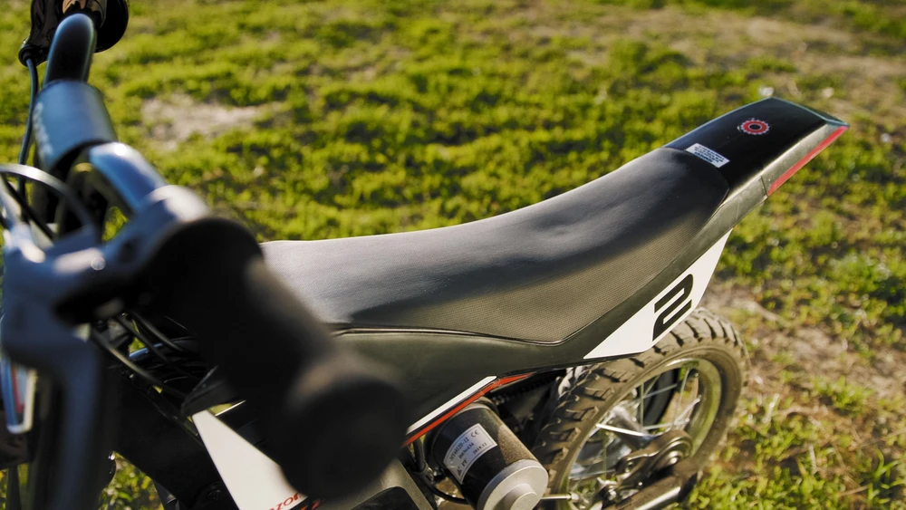 Razor MX125 +DECALS Dirt Bike, ES, juodas, ličio baterija