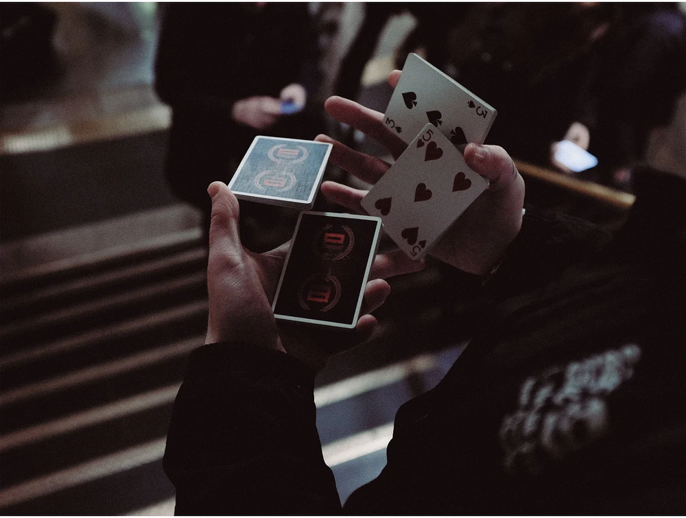 Ellusionist How To Do Street Magic kortos