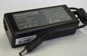 Samsung įkroviklis su technine etikete