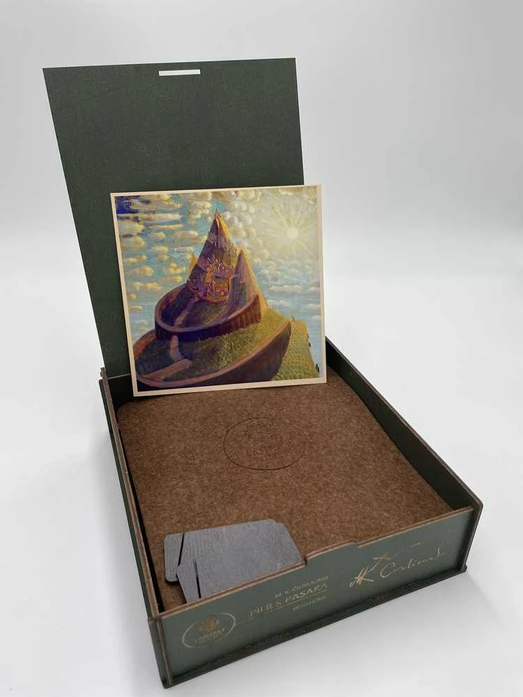 Fantasy Puzzles M.K. Čiurlionis Pilies pasaka – medinė dėlionė XL, 700 detalių, suaugusiems