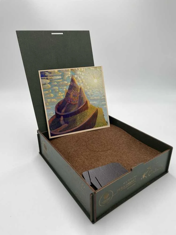 Fantasy Puzzles M.K. Čiurlionis Pilies pasaka – medinė dėlionė XL, 700 detalių, suaugusiems