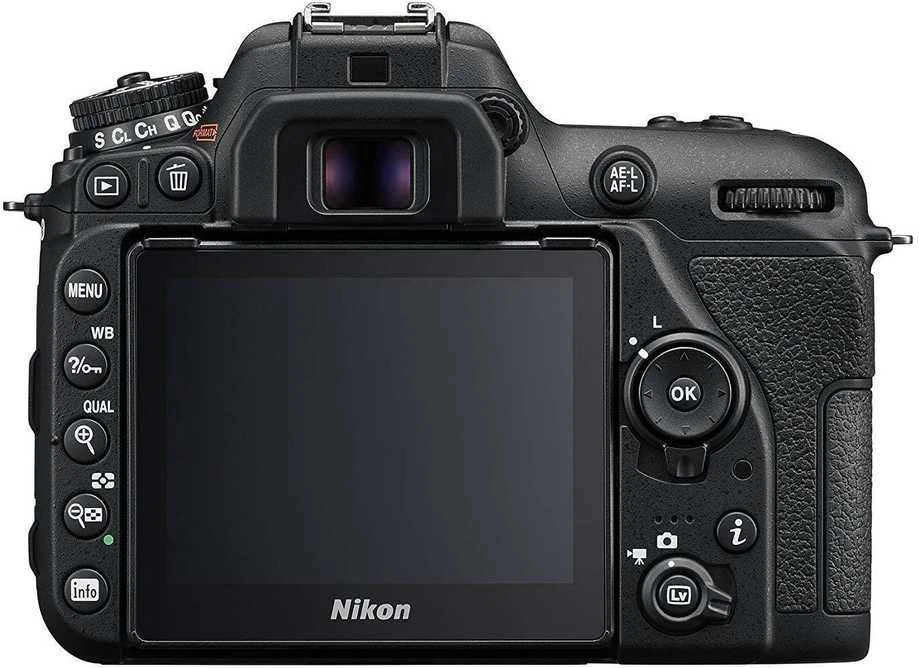 Nikon D7500 18-55mm f/3.5-5.6G VR