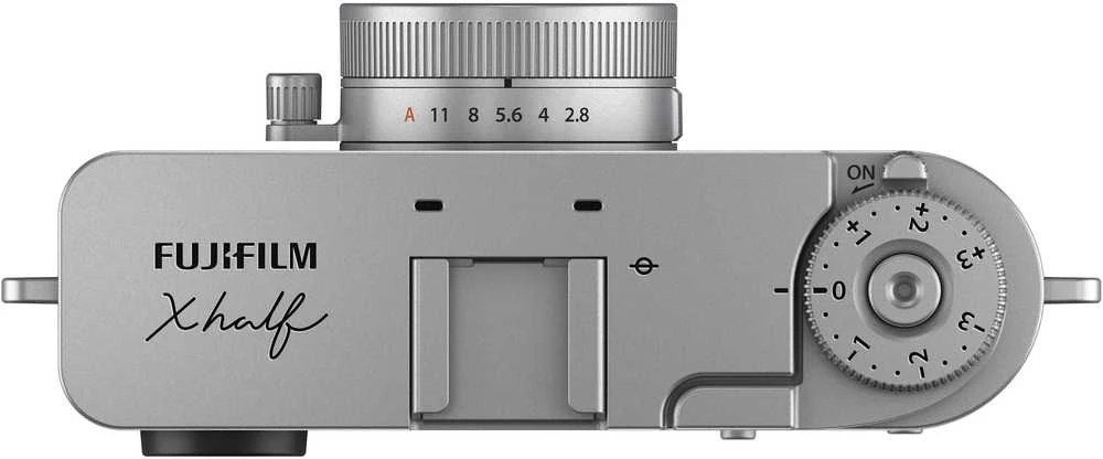 Fujifilm X half Sidabrinis