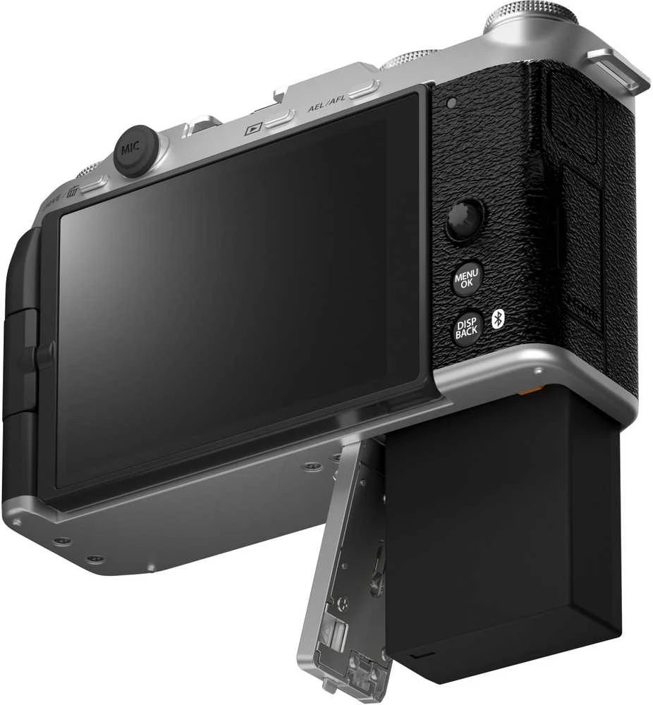 Fujifilm X-M5 + 15-45mm sidabrinis