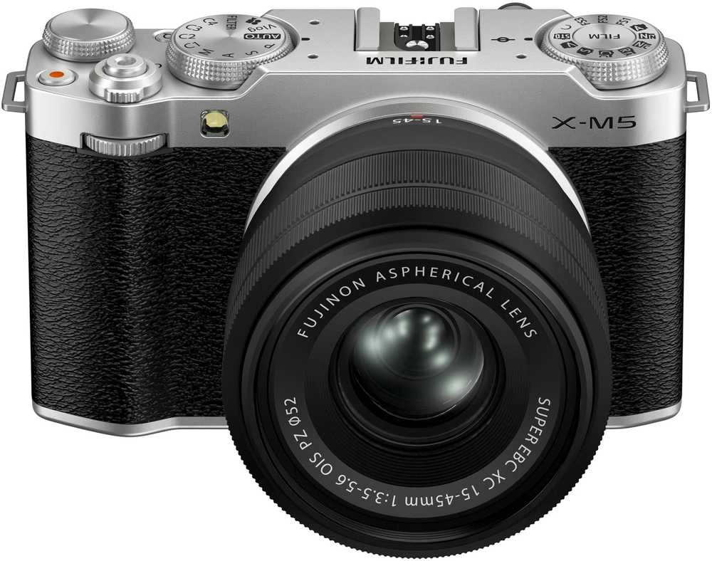 Fujifilm X-M5 + 15-45mm sidabrinis
