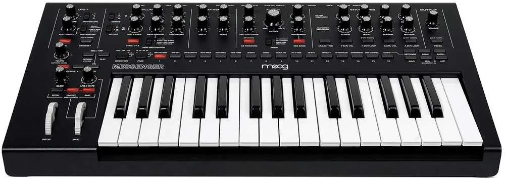 MOOG Messenger – monofoninis analoginis klaviatūros sintezatorius