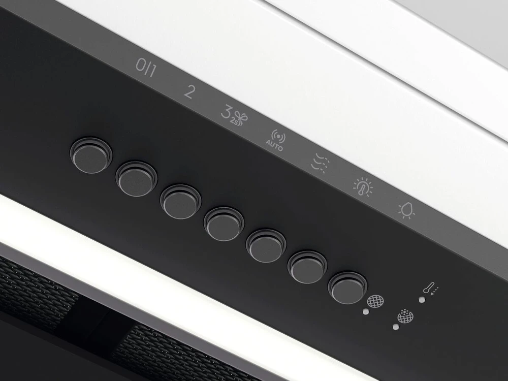 Juodos spalvos 54 cm pločio įmontuojamas gartraukis Electrolux LFG825K