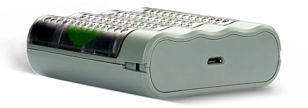 Įkroviklis GP M452 + 4 x R6 2600