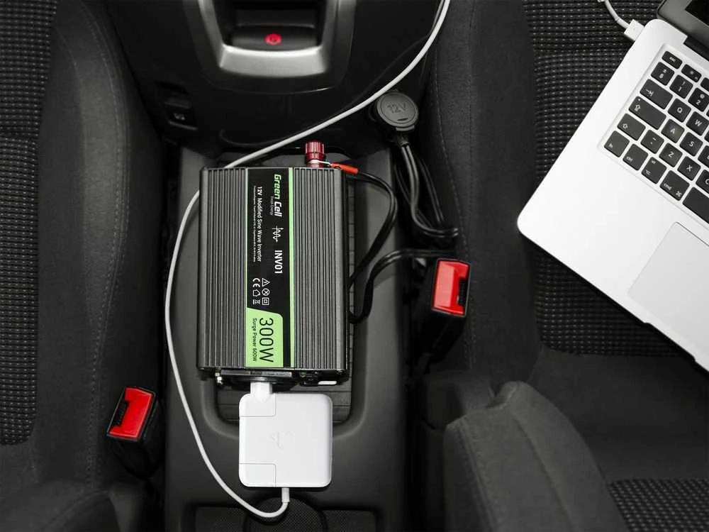 Green Cell Žalias Cell Inverteris 12V/230V 150W/300W modifikuota sinusinė išėjimo įtampa Žalias Cell