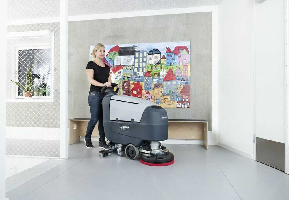 Grindų plovimo mašina NILFISK SCRUBBER SC401 43 B