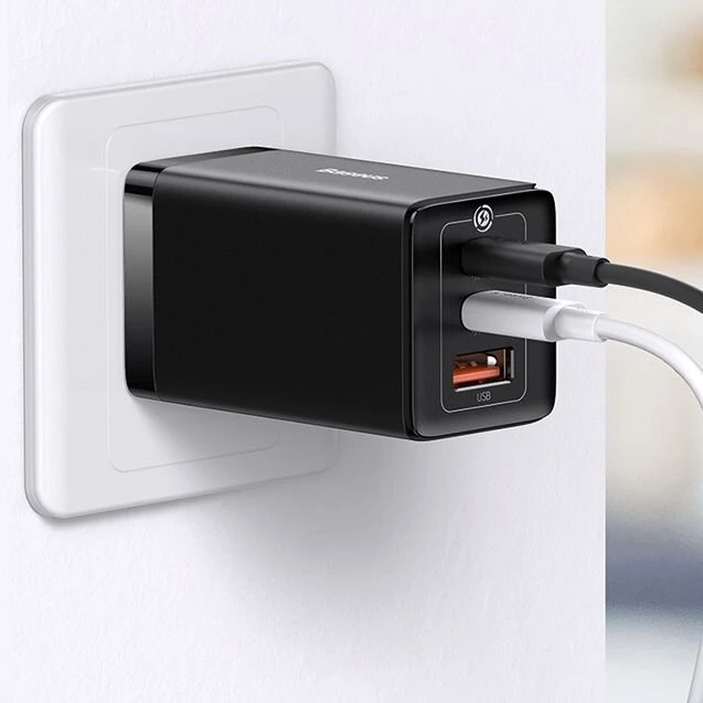 Baseus GaN5 Pro sieninis įkroviklis 2xUSB-C + USB 65W Juodas
