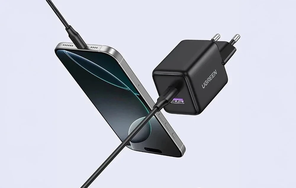 Įkroviklis jungiama į tinklą Ugreen X516 USB + USB-C, GaN, 30W (juoda)