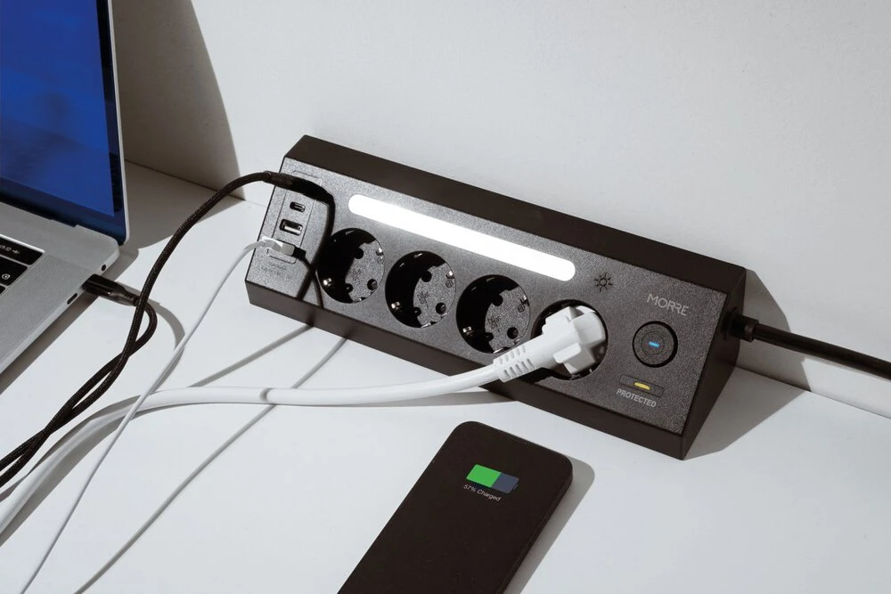 Tiross MORRE KAMPINIS MAITINIMO KANALAS 4G 2xUSB 2xUSB-C MIX SPALVA BALTA/JUODA