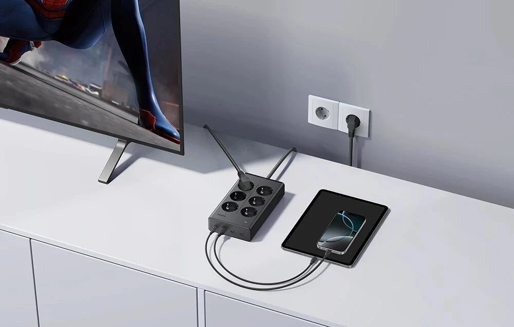 Ilgiklis 6 lizdų 1.3m, su USB krovikliu (3x USB-A max 15W, 1x USB-C max 20W) juoda S622 UGREEN