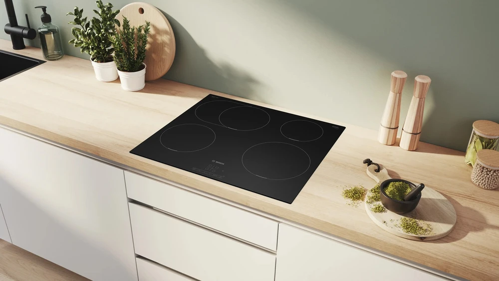 Bosch PIF61ABB5E kaitlentė Juodas Įmontuojama 60 cm indukcinė kaitlentė su 4 zonomis