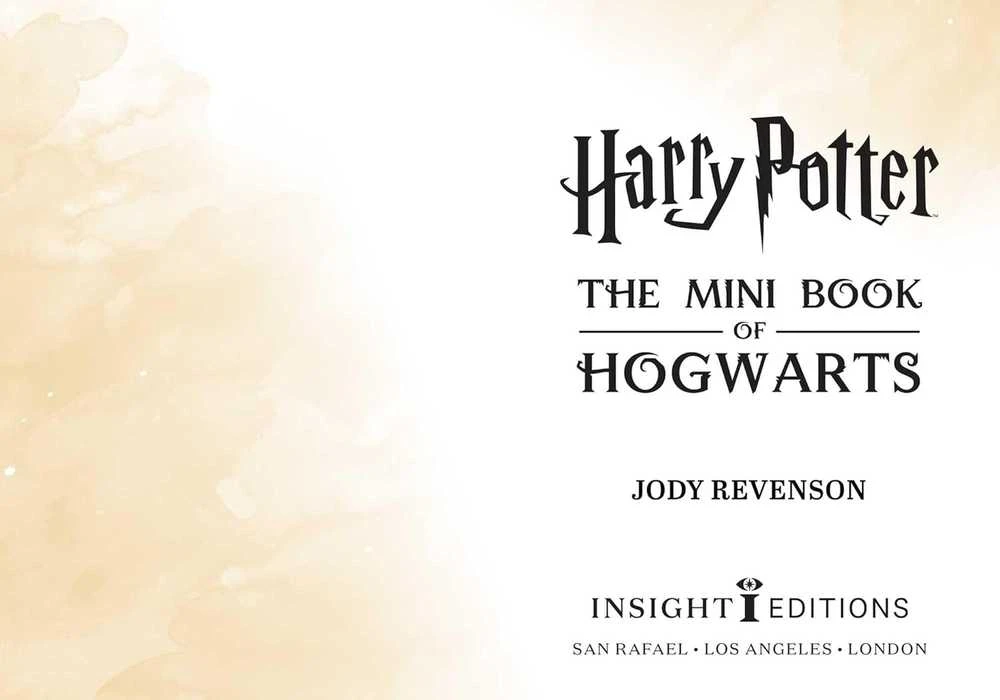 Dėlionė Insight Editions Knyga - Harry Potter Mini Knyga apie Hogvartsą 304 Puslapiai 7.5 x 9.5 x 2.2 cm