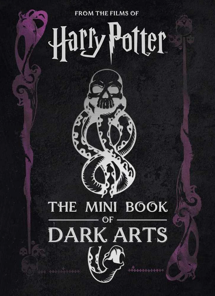 Dėlionė Insight Editions Knyga - Harry Potter Mini Knyga apie Tamsiąsias Menas 304 Puslapiai 7.5 x 9.5 x 2.2 cm
