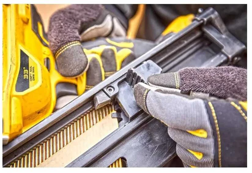 Viniakalė DeWalt DCN930N-XJ; 18 V (be akumuliatoriaus ir pakrovėjo)