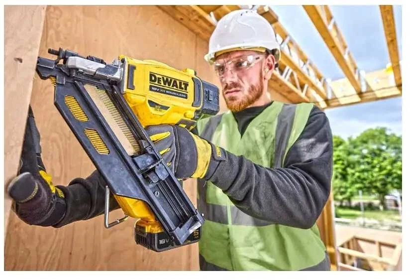 Viniakalė DeWalt DCN930N-XJ; 18 V (be akumuliatoriaus ir pakrovėjo)