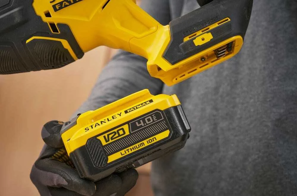 Stanley Fatmax SFMCS311B tiesinis pjūklas 18 V juodas, geltonas