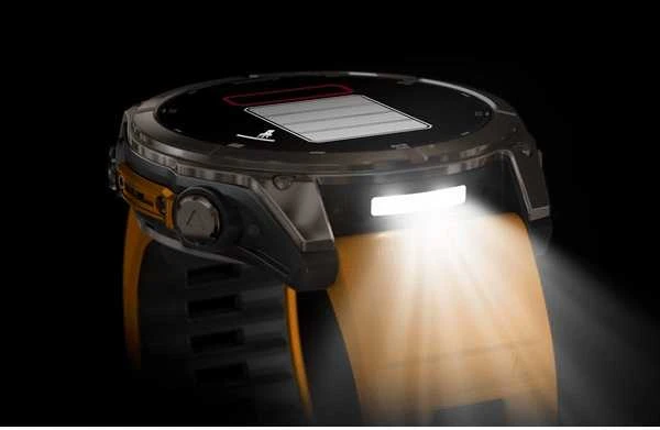 Išmanusis laikrodis Garmin Fenix 8 – 51 mm, AMOLED Sapphire, Iš titano su oranžiniu / grafito spalvos silikoniniu dirželiu