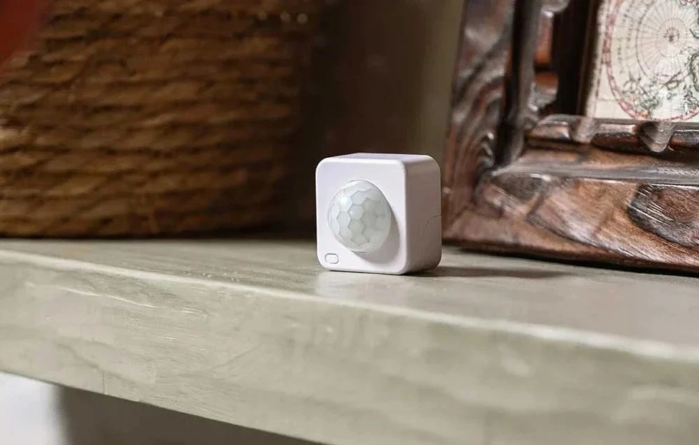 Shelly BLU Motion ZB PIR Motion Sensor Zigbee 3.0 Bluetooth 5 LE LUX CR2477, Baltas