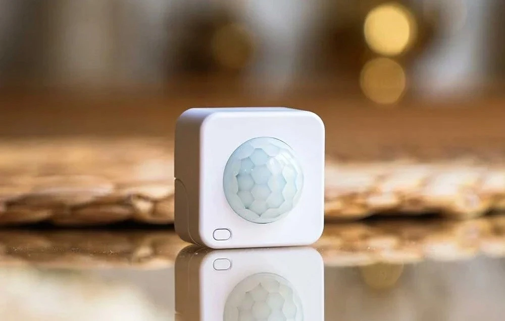 Shelly BLU Motion ZB PIR Motion Sensor Zigbee 3.0 Bluetooth 5 LE LUX CR2477, Baltas