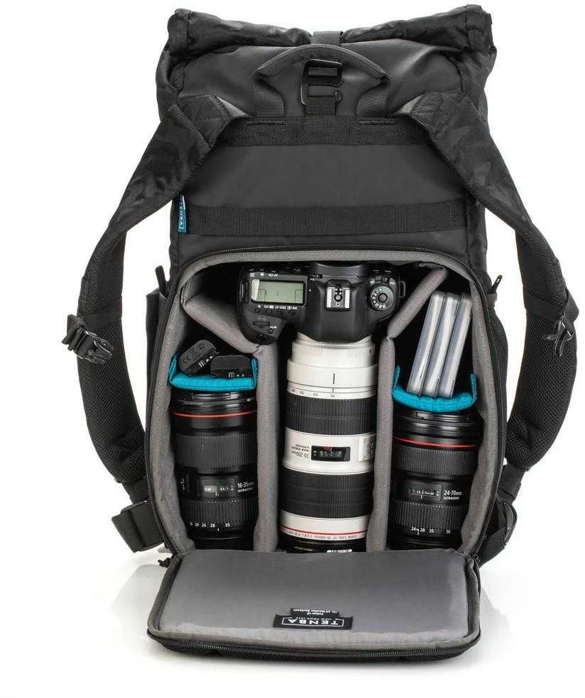 Kameros kuprinė - Tenba Fulton v2 16L Visų orų (beveik veidrodinė/DSLR, 5-7 objektyvai, 16" nešiojamas kompiuteris)