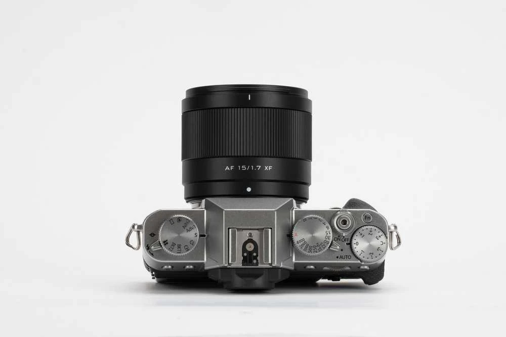 Kameros objektyvas - Viltrox AF 15mm F1.7 Air Fuji XF plataus kampo objektyvas juodas