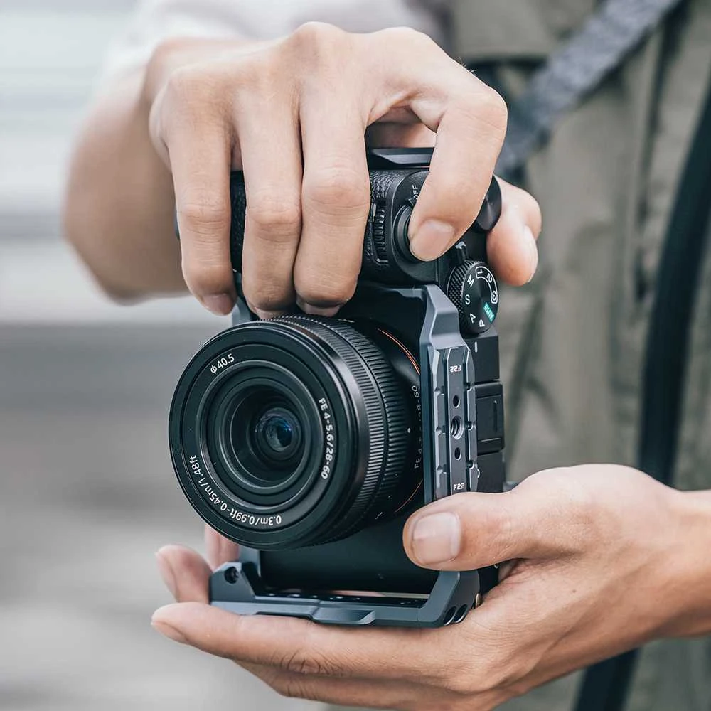 Kameros priedas - Falcam F22 & F38 & F50 Greito atlaisvinimo kamerų narvas (Sony A7CII, aliuminis, nuimama šoninė plokštė)