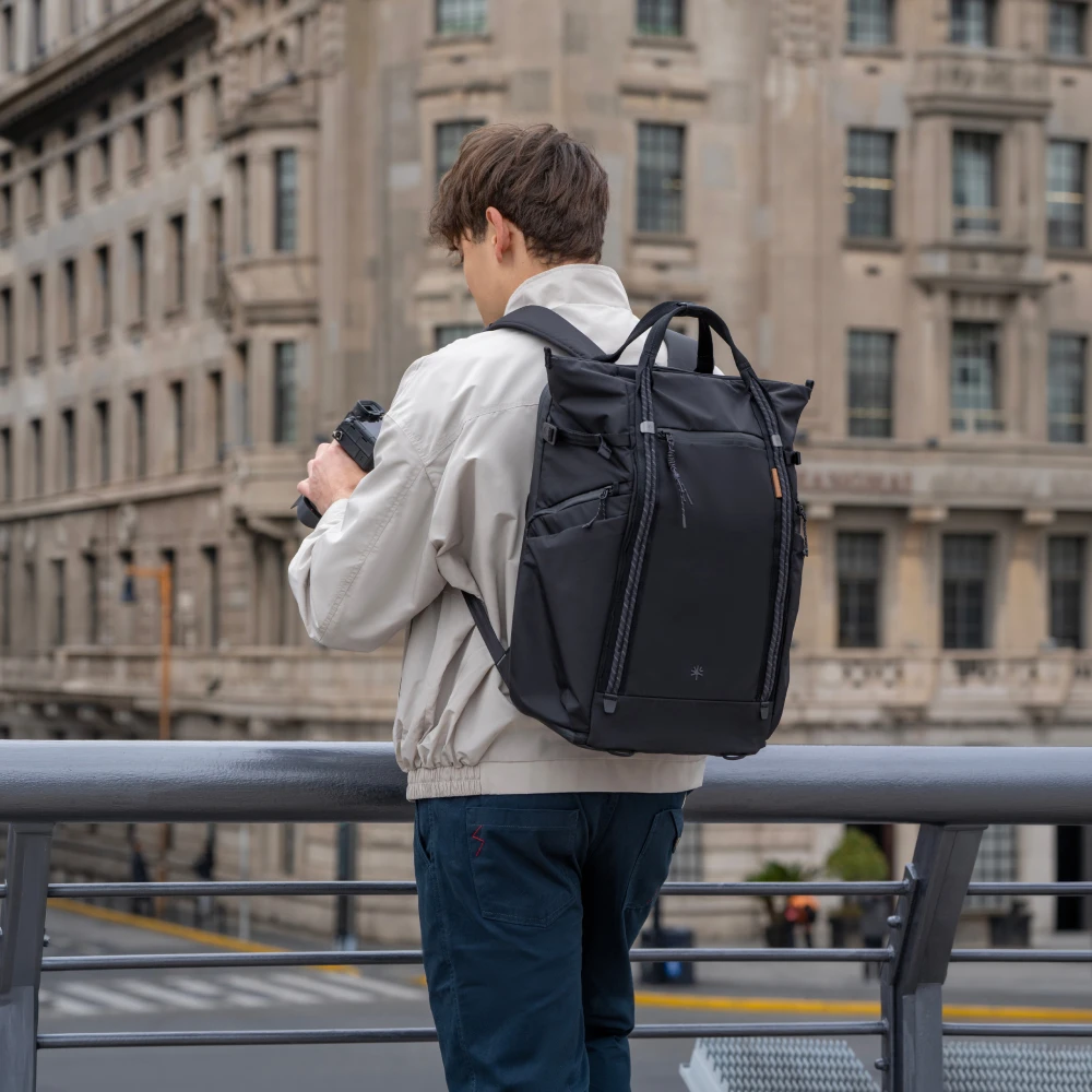 Kameros Tote Kuprinė - PGYTECH OneGo Roamer 25L, Išimamas Įdėklas, Atsparus Vandeniui, Matinė Juoda
