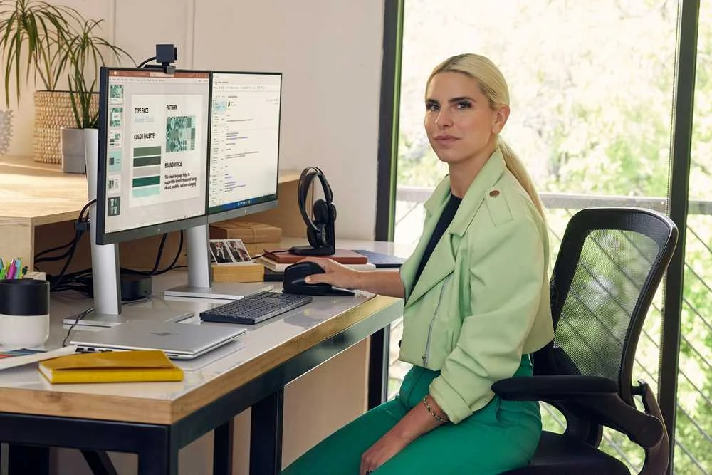 Hewlett Packard (HP) HP 925 Ergonomic Vertical Wireless Bluetooth Pelė - Detachable Riešo atrama, Multi-Surface - Juodas