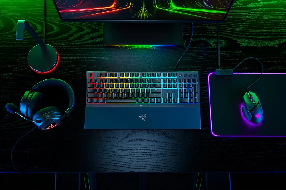 Razer | Ornata V3 | Klaviatūra žaidimams | su laidu | RGB LED pašvietimas | US | Mecha-Membrane | Juodas