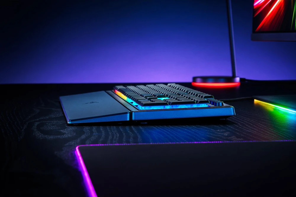 Razer | Ornata V3 | Klaviatūra žaidimams | su laidu | RGB LED pašvietimas | US | Mecha-Membrane | Juodas