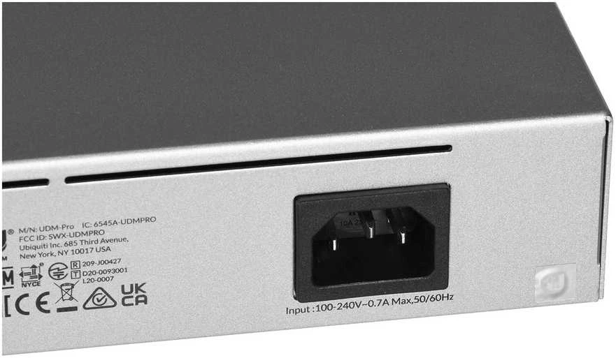 Šakotuvas UBIQUITI UDM-PRO UNIFI DREAM MACHINE 8 PORT SWITCH DAUGIŲ PROGRAMŲ SISTEMA SU 3,5 HDD IŠPLĖTIMU DUAL WAN 10G SFP+ IR 1G RJ45