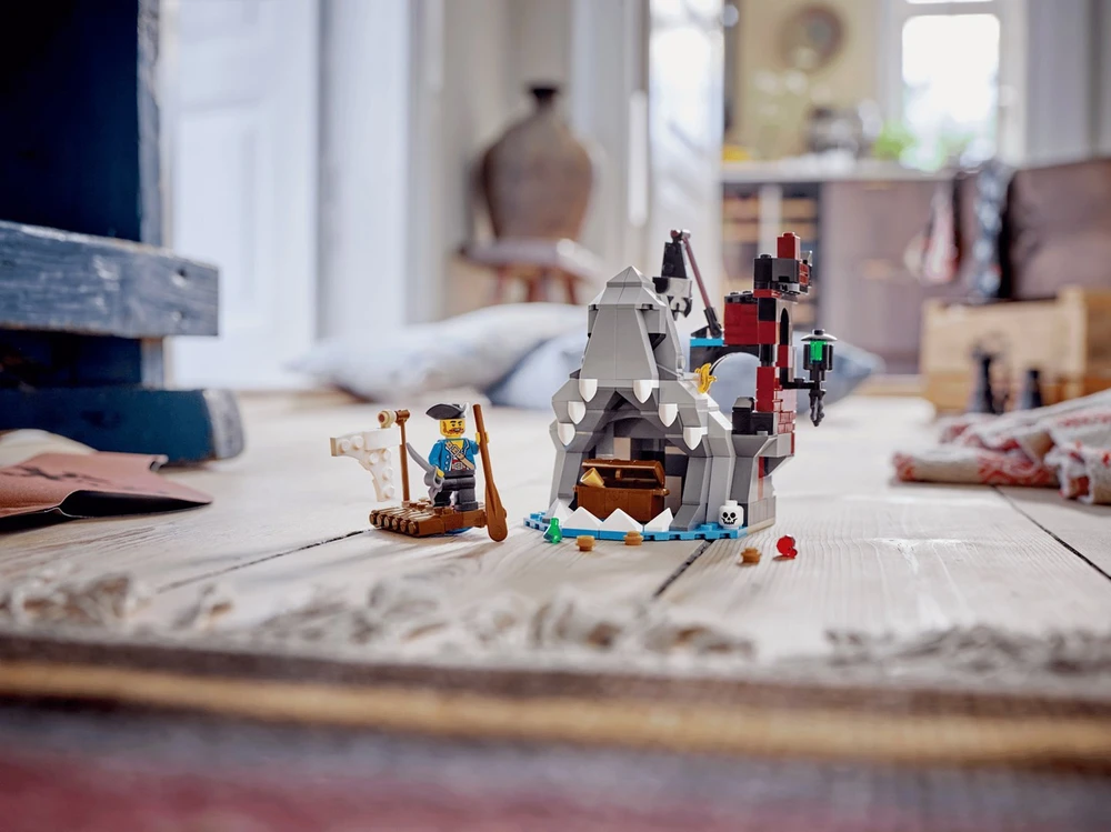 Konstravimo Rinkinys - LEGO Creator Scary Pirate Island, 214 Dalys, 1 Minifigūrėlė, 120 × 90 × 130 Mm 40597