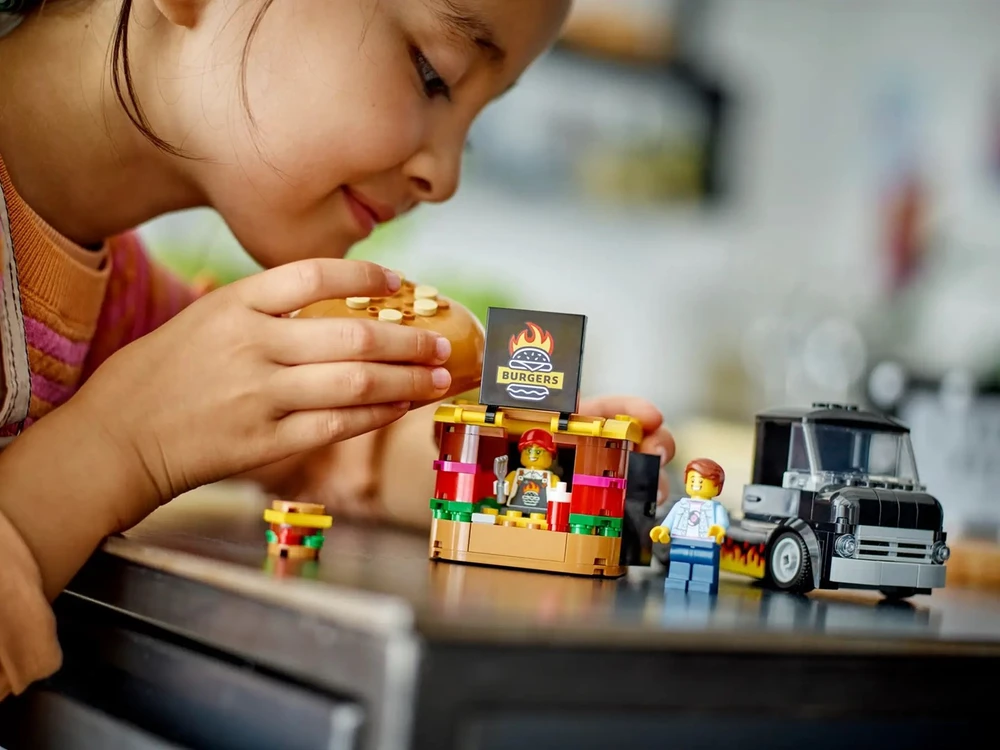 Konstruktorius - LEGO City 60404 Burgerių Furgonas 194 Detalės 2 Minifigūrėlės