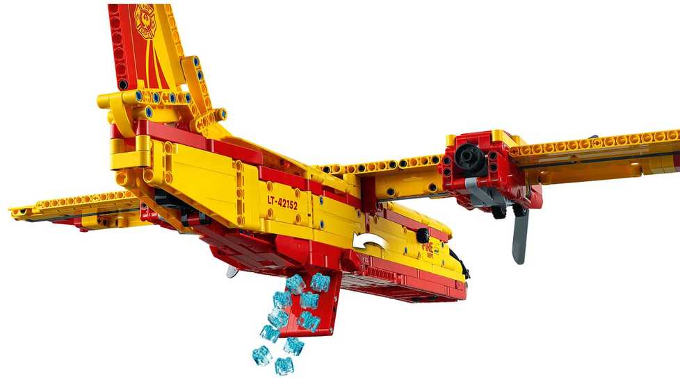 LEGO® Technic Ugniagesių lėktuvas (42152)
