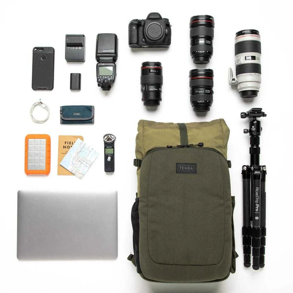 Kameros kuprinė - Tenba Fulton v2 16L, talpina DSLR/veidrodinę, 16" nešiojamąjį kompiuterį, smėlinė/alyvuogių
