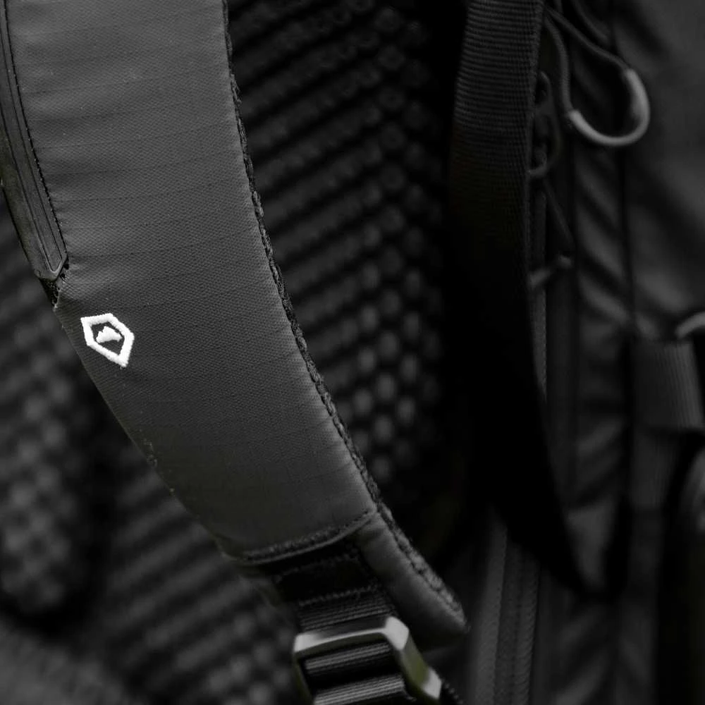 Kuprinė - WANDRD Fernweh 50L M/L Reguliuojama Kelioninė Kuprinė Juoda
