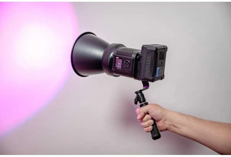 LED švviestuvas Newell RGB Pravaha Max 135