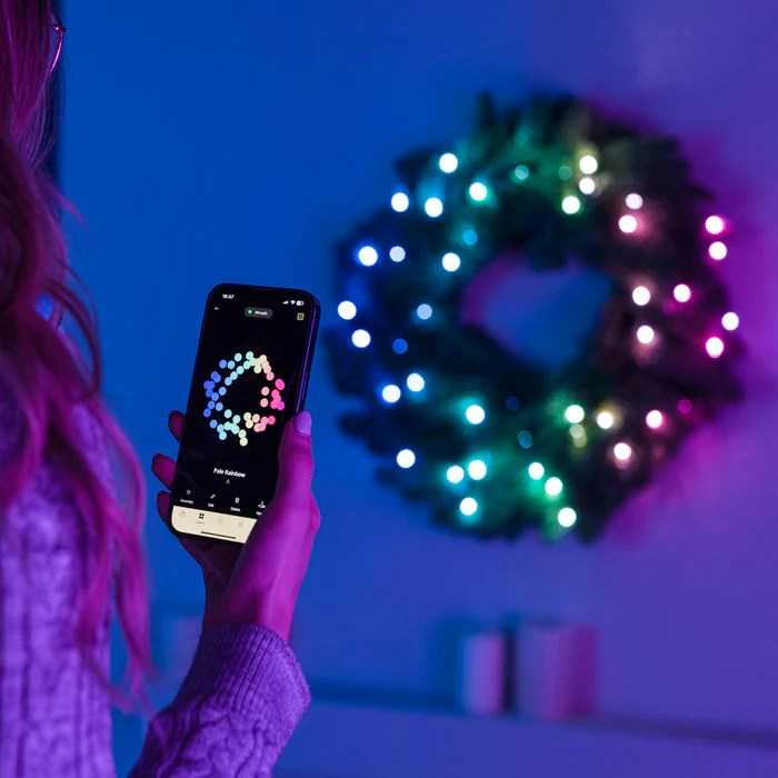 Lubinis šviestuvas Kalėdų Dekoracija - Twinkly Išankstinio Apšvietimo Venecija - 50 RGB LED, Regal 24" Žalias Laidas, Tipas C