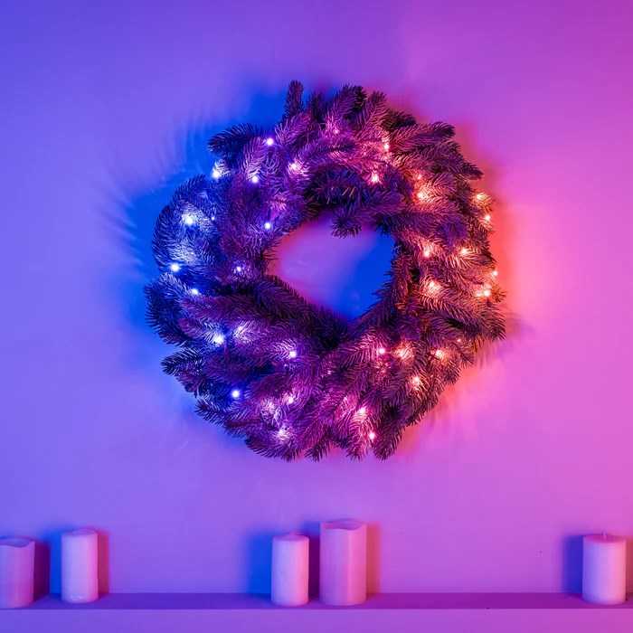 Lubinis šviestuvas Kalėdų Dekoracija - Twinkly Išankstinio Apšvietimo Venecija - 50 RGB LED, Regal 24" Žalias Laidas, Tipas C