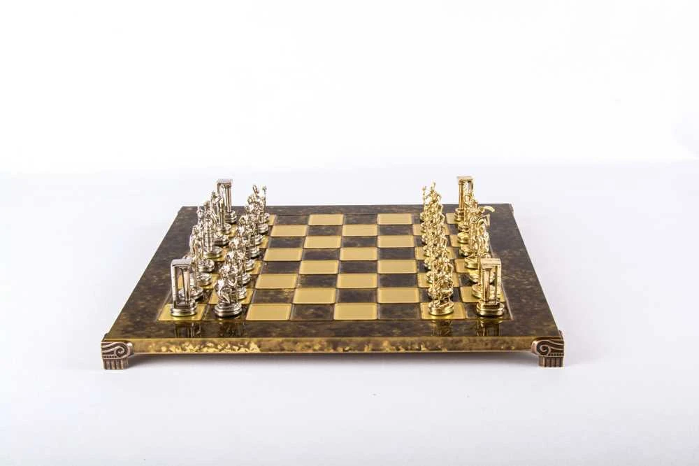Manopoulos „Minojų Karys“ Metalinių Šachmatų Rinkinys Su 36cm Šachmatų Lenta