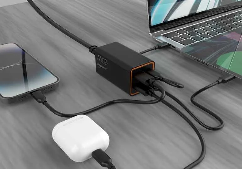 „Gembird“ USB PD USB C tipo, 4x USB, 65 W, GaN, juodas